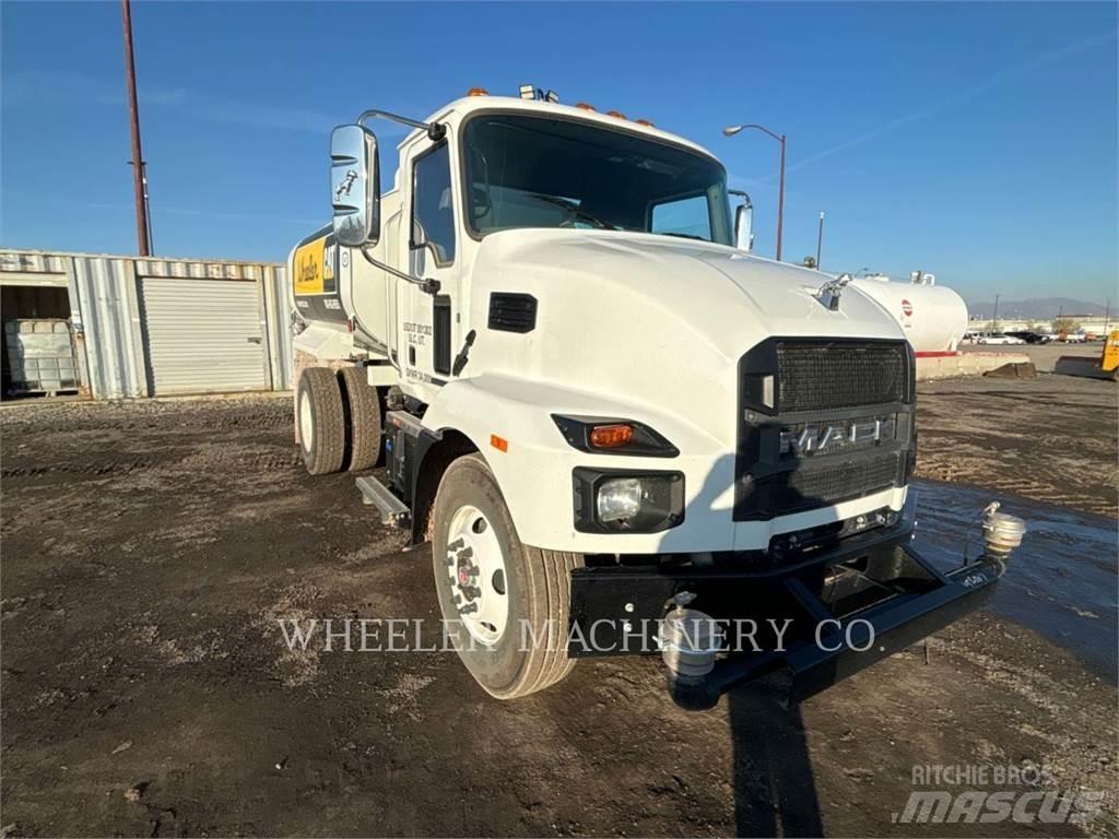 Mack WT2000 A Cisternové nákladné vozidlá