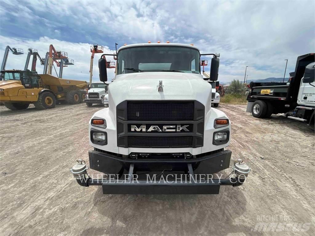 Mack WT2000 A Cisternové nákladné vozidlá