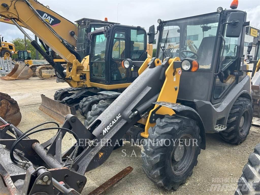 Mecalac AX850 Kolesové nakladače