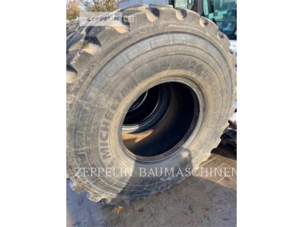 Michelin 4X 20.5R25XHA Pneumatiky, kolesá a ráfiky