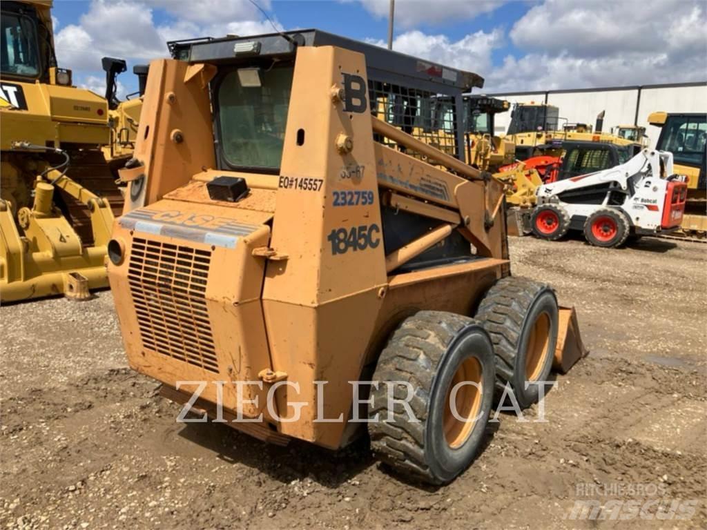 New Holland 1845 Šmykom riadené nakladače