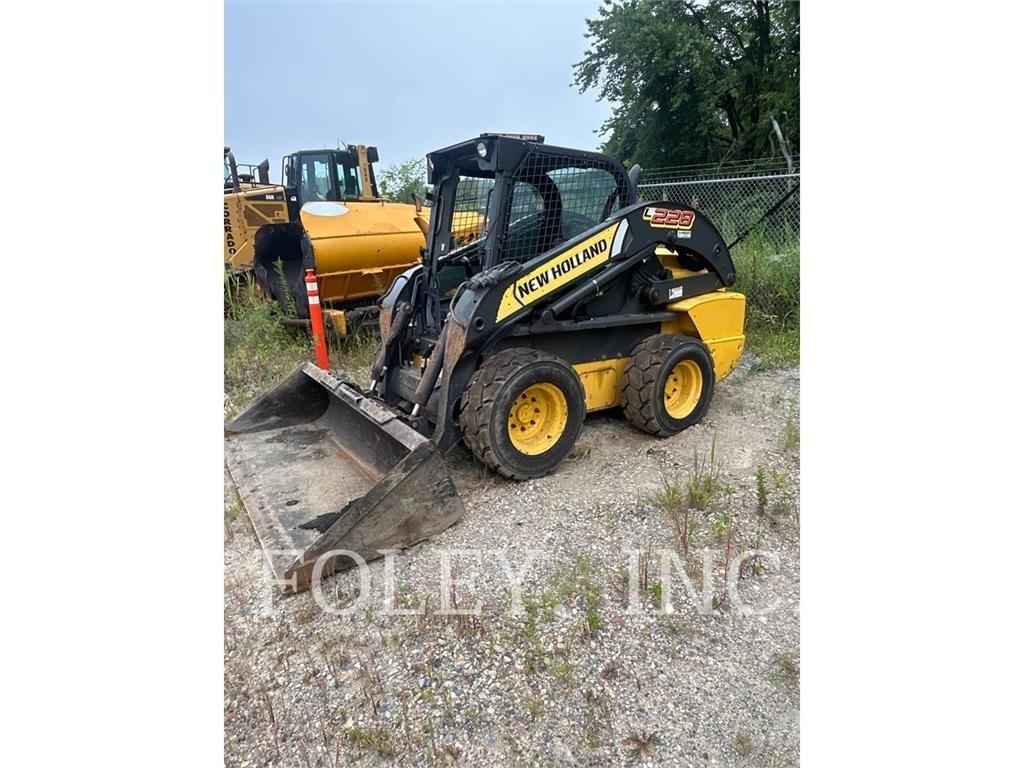 New Holland L228 Šmykom riadené nakladače