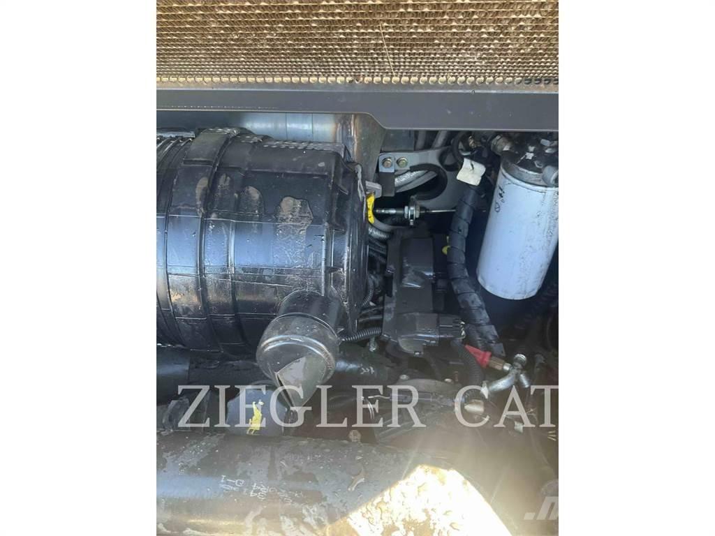 New Holland TV380 Pásové nakladače