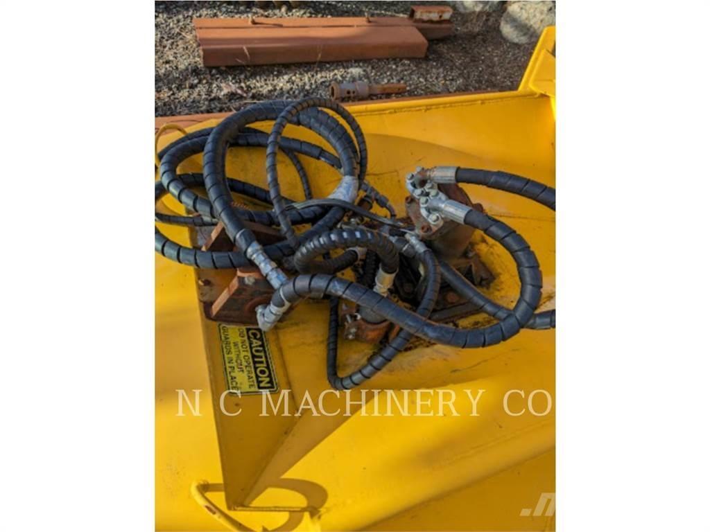  QA72 Šmykom riadené nakladače