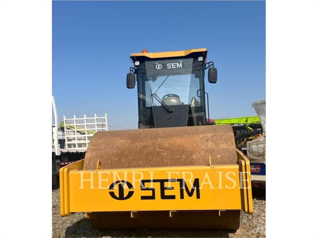 SEM MACHINERY 510 Pôdne kompaktory