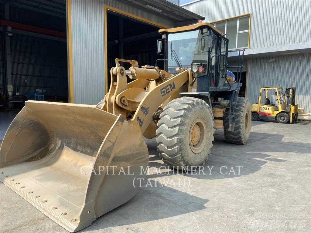 SEM MACHINERY 669 C Kolesové nakladače