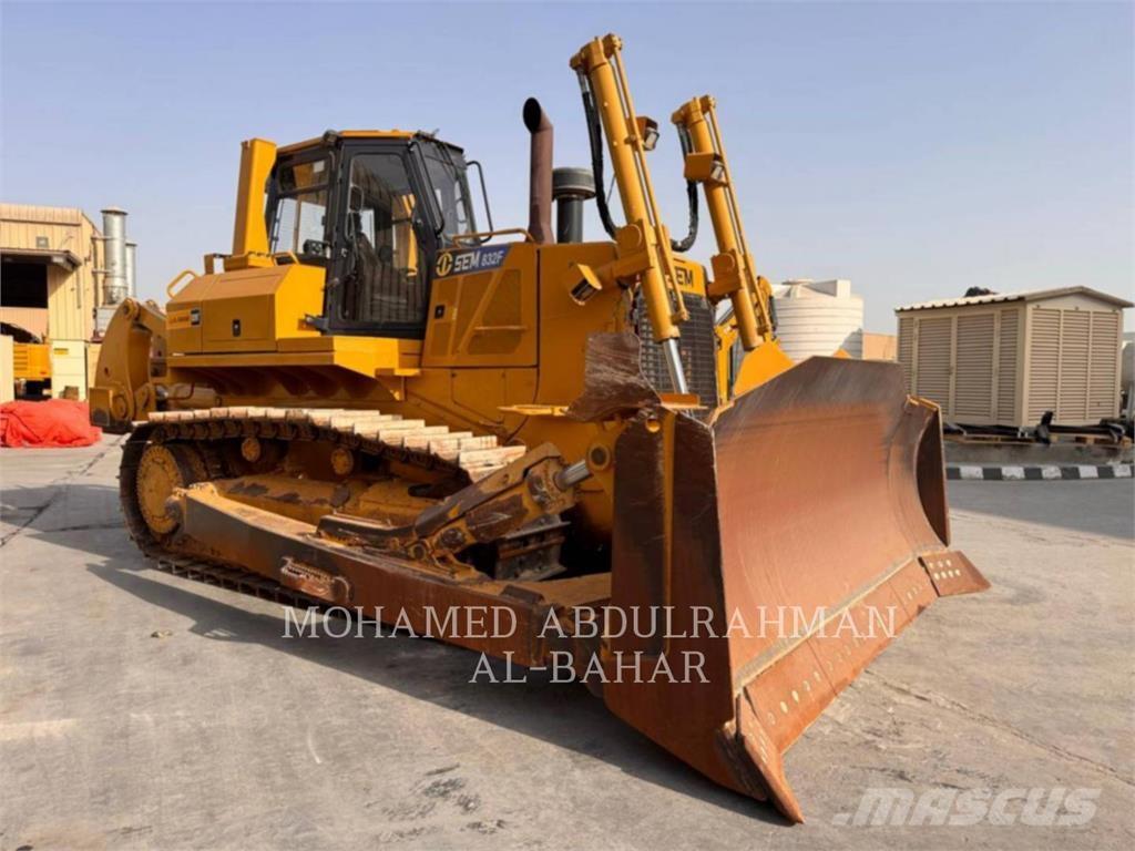SEM MACHINERY SEM 832F Pásové dozéry