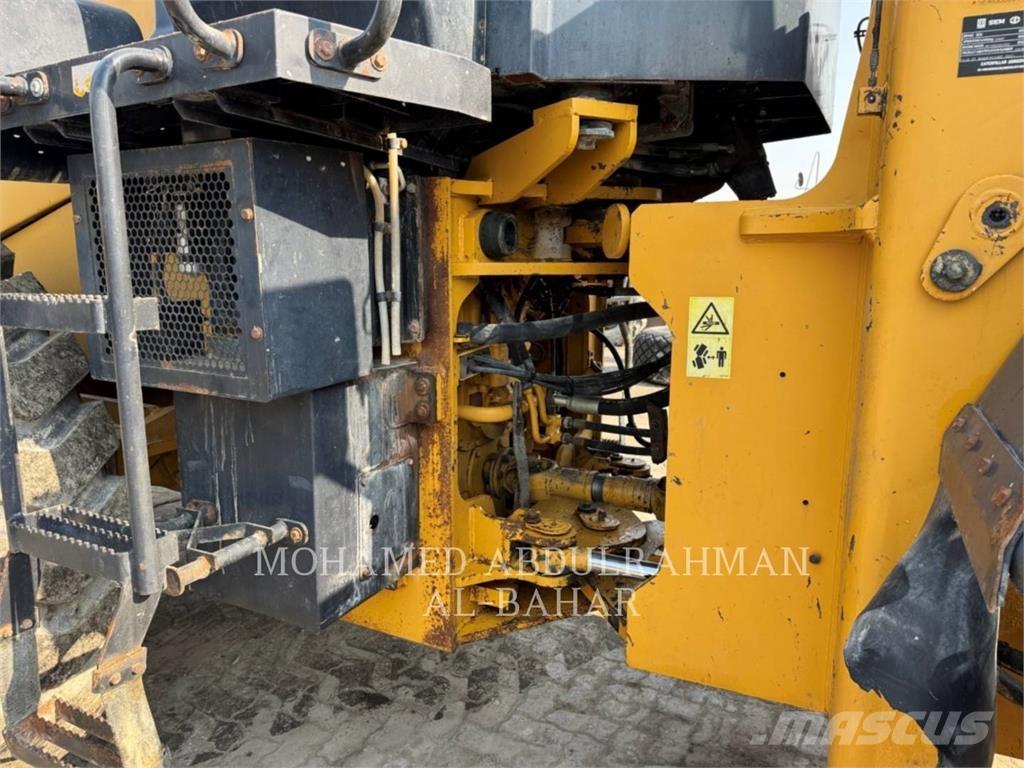 SEM MACHINERY SEM660D Kolesové nakladače