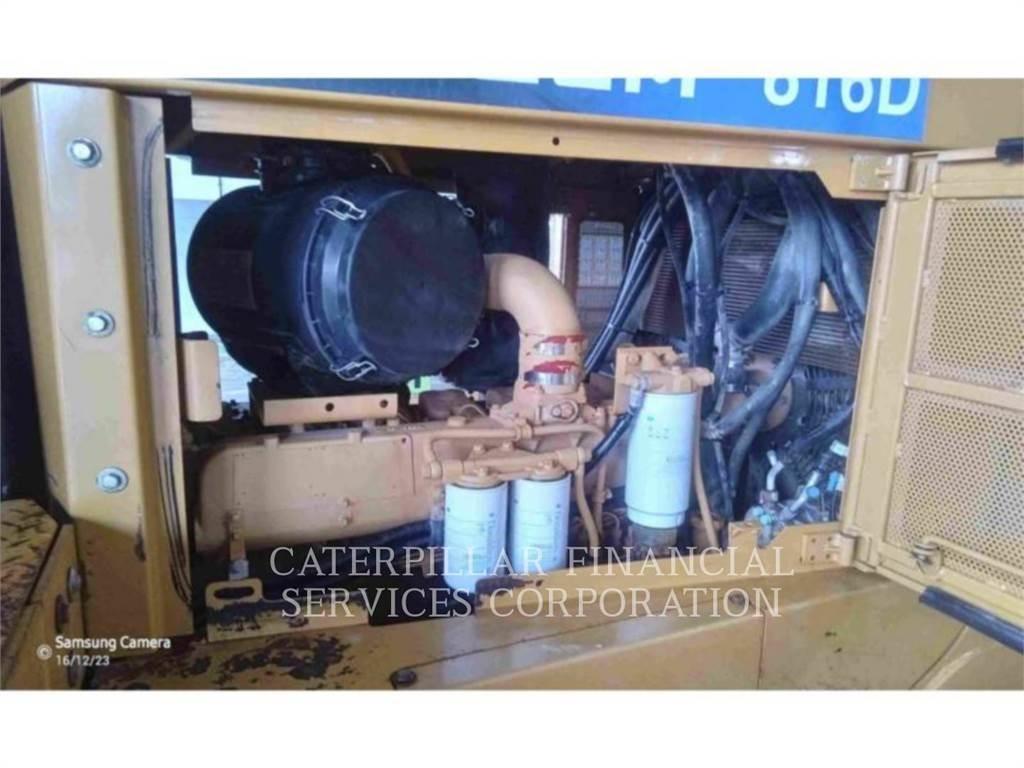 SEM MACHINERY SEM816D Pásové dozéry