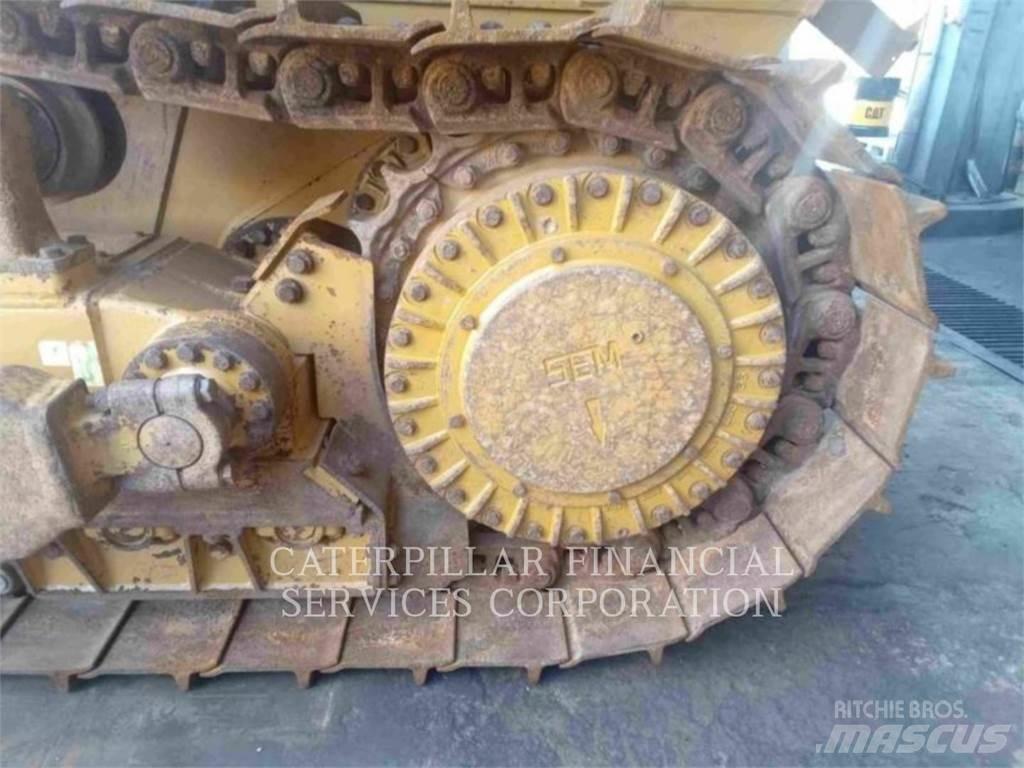 SEM MACHINERY SEM816D Pásové dozéry