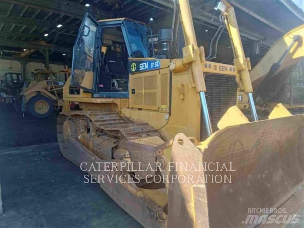SEM MACHINERY SEM816D Pásové dozéry