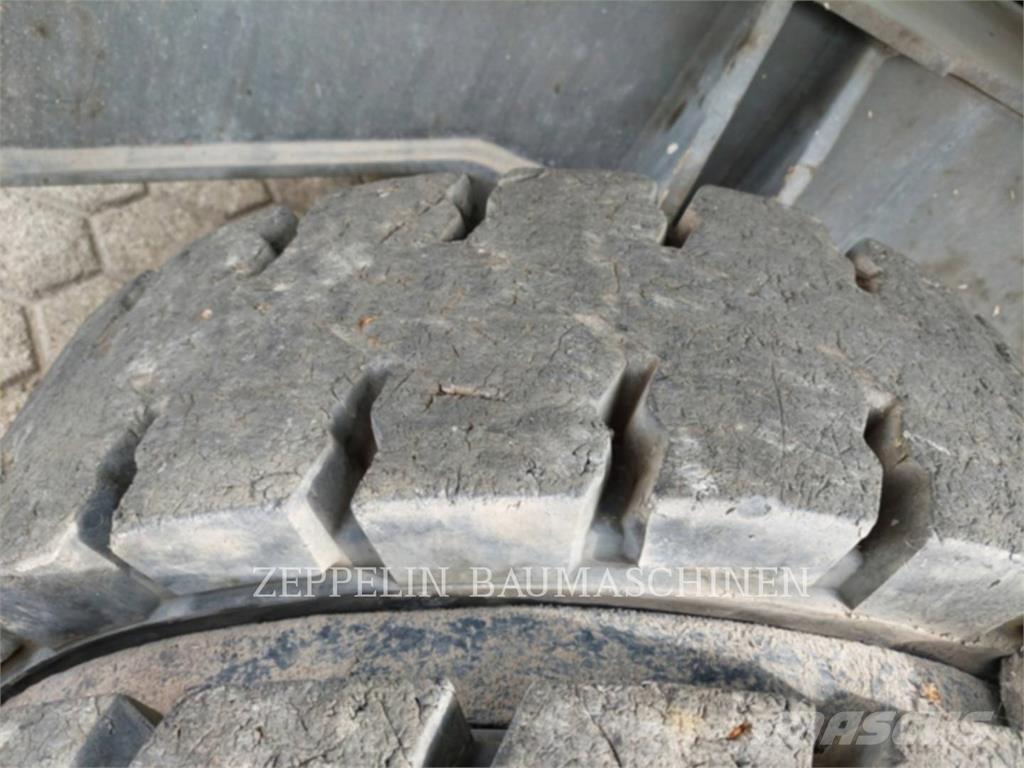 Sennebogen 818 Demolačné rýpadlá