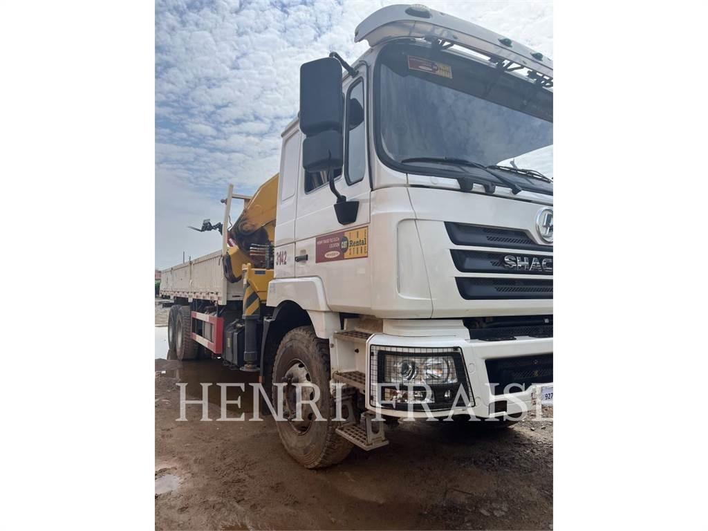 Shacman CAMION GRUE 12T Univerzálne terénne žeriavy