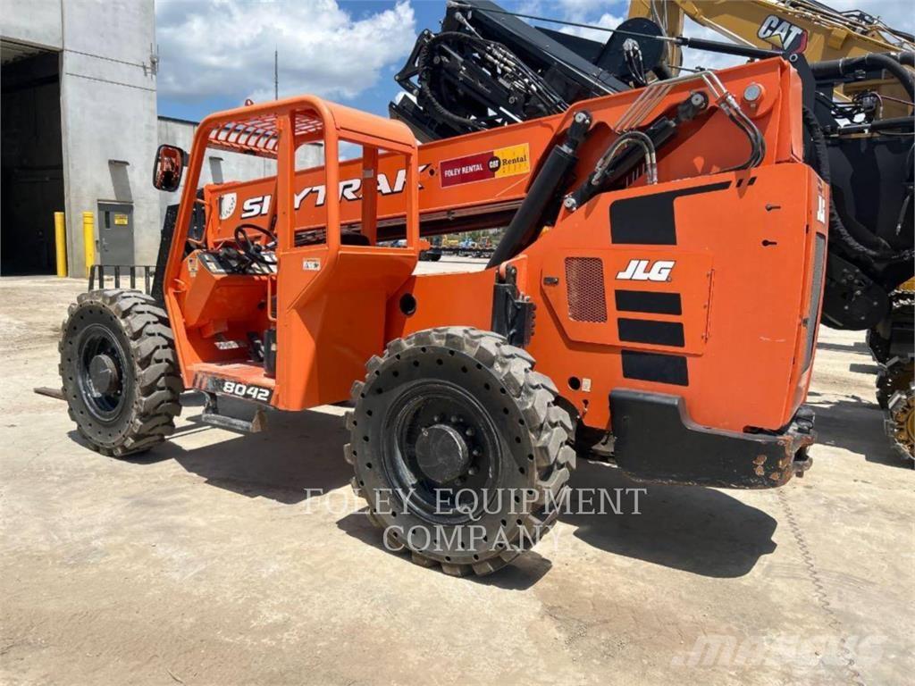 SkyTrak 8042O Teleskopické manipulátory