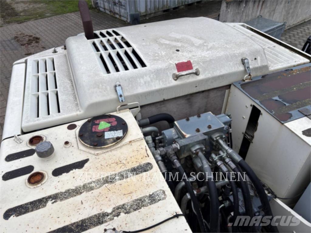 Terex TC225LC Pásové rýpadlá