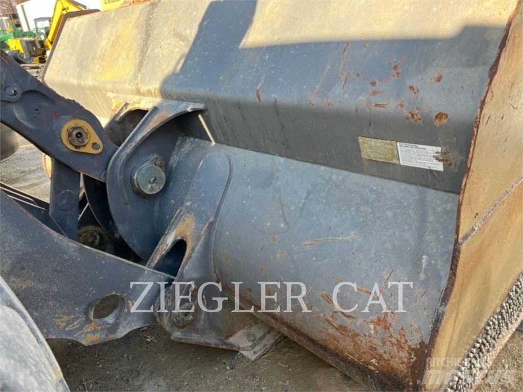Volvo L220E Kolesové nakladače