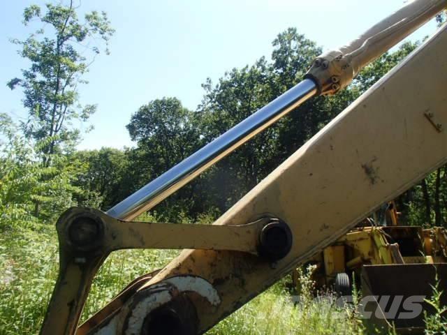John Deere 690 DLC Pásové rýpadlá