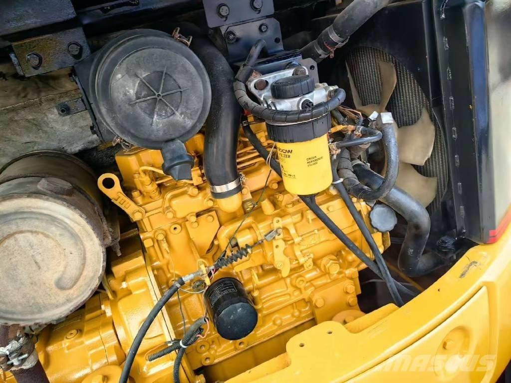 CAT 304 Mini rýpadlá < 7t