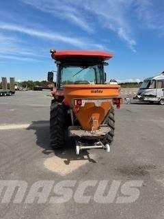 Kubota L2-452 Kompaktné traktory