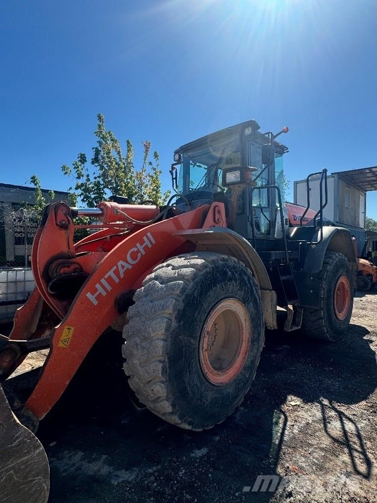 Hitachi ZW 220-3 Kolesové nakladače