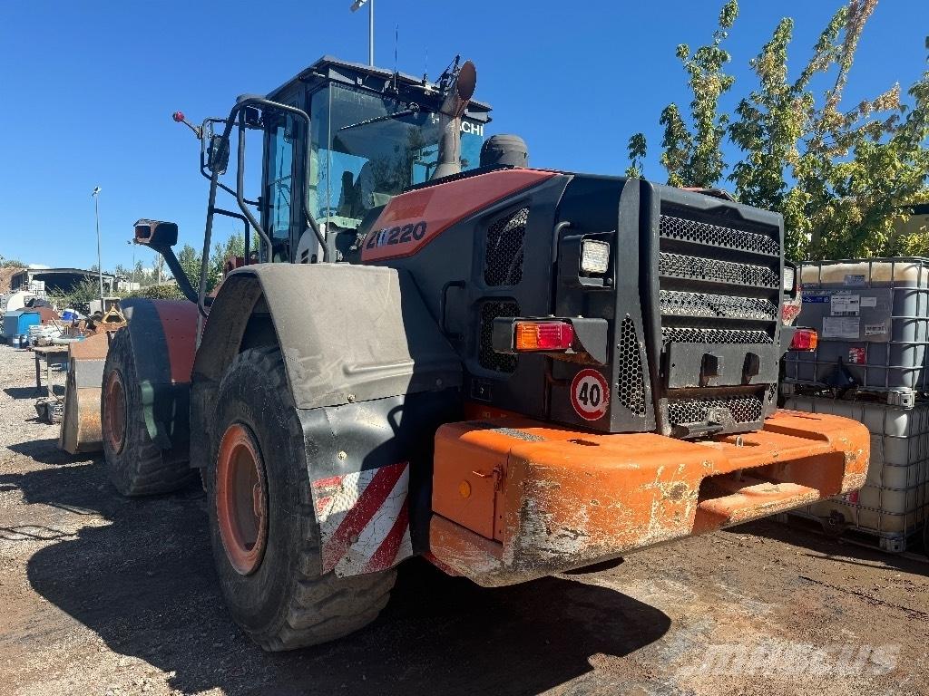 Hitachi ZW 220-3 Kolesové nakladače