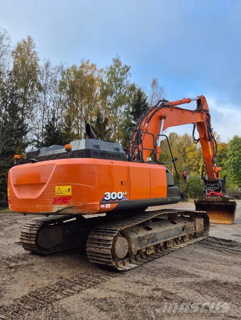 Hitachi ZX 300 LC-6 Pásové rýpadlá