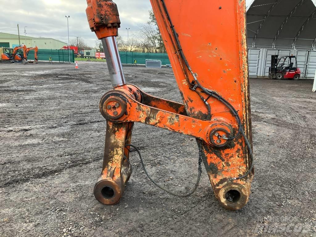 Hitachi ZX670LCH-5B Pásové rýpadlá