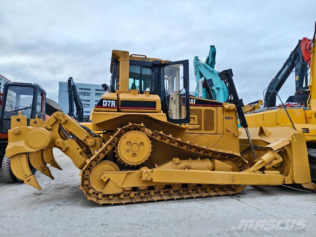 CAT D 7 R Pásové dozéry