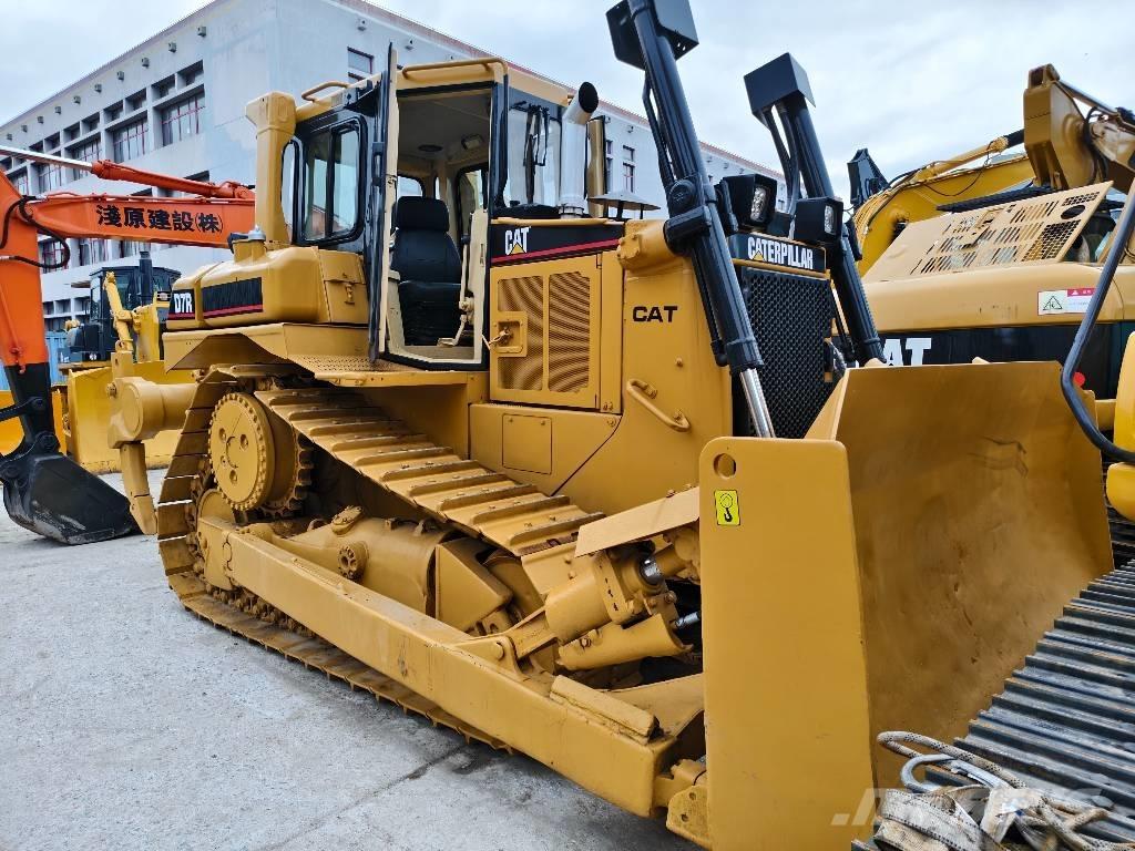 CAT D 7 R Pásové dozéry