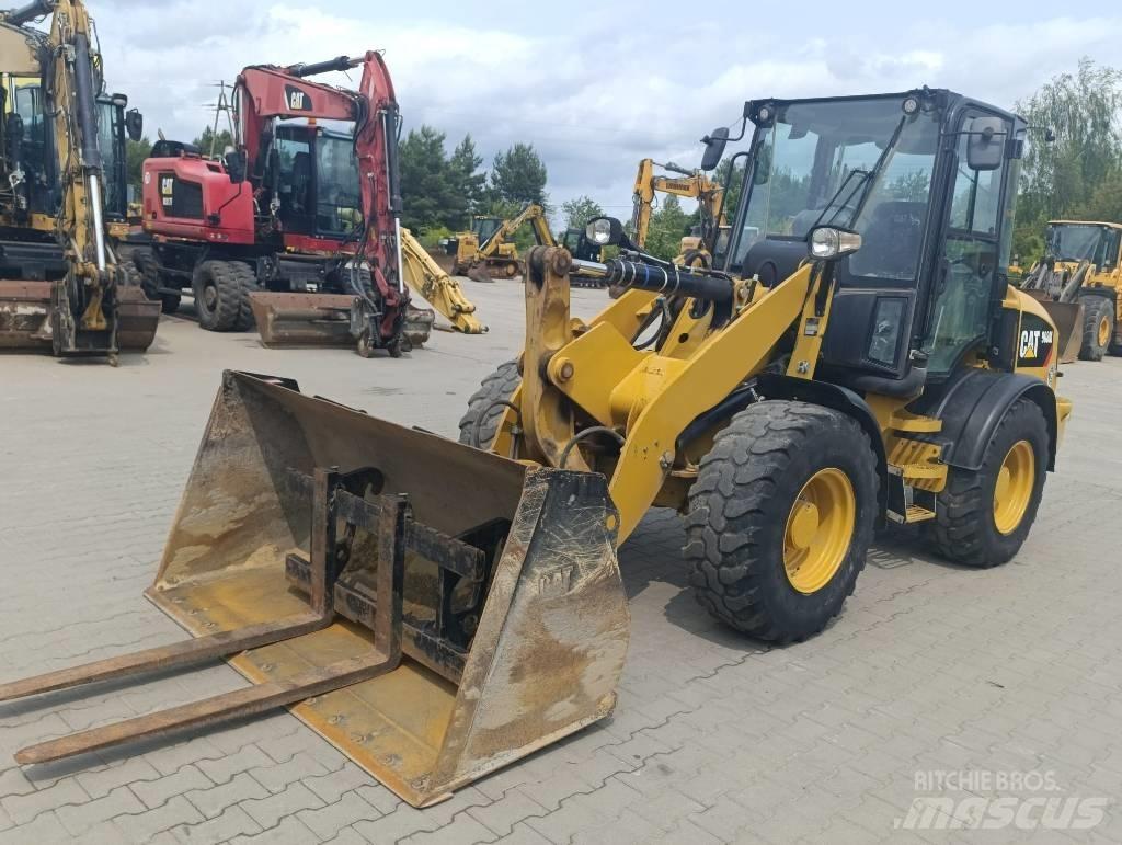 CAT 908 M Kolesové nakladače