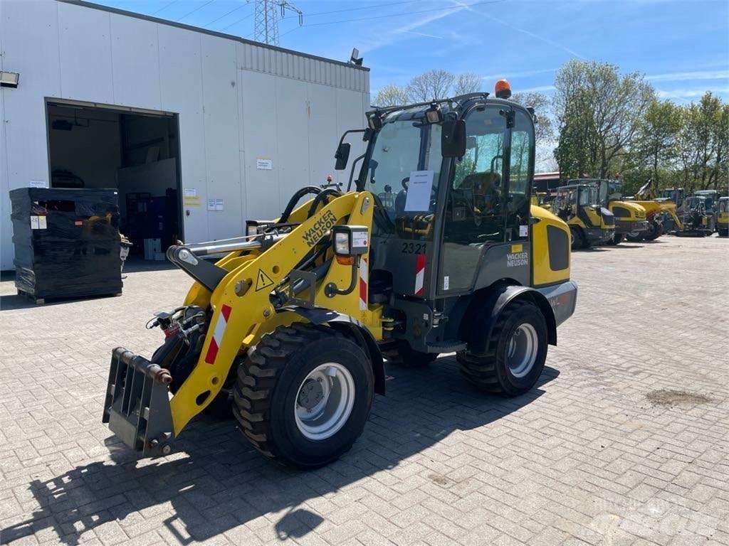 Wacker Neuson WL32 Kolesové nakladače