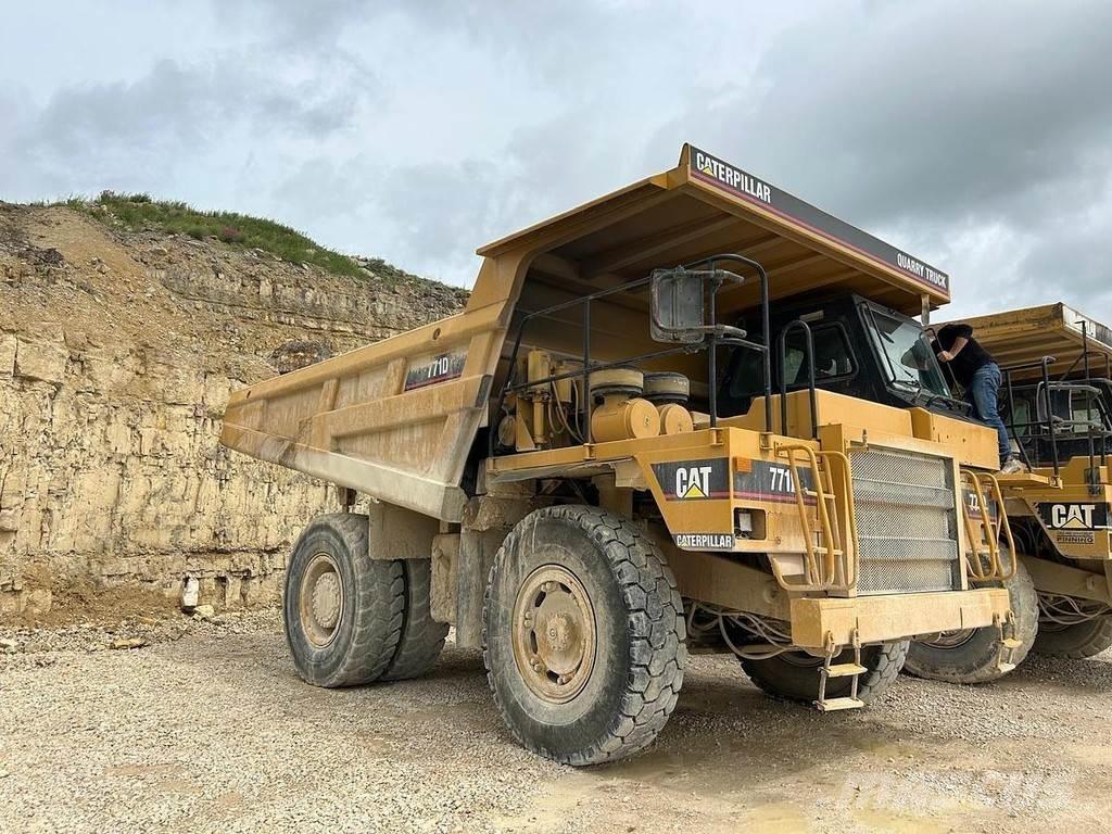 CAT 771D Stavebné sklápače