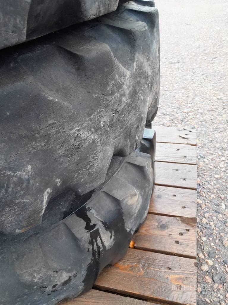 Mitas 8,25-20 Hjul Pneumatiky, kolesá a ráfiky