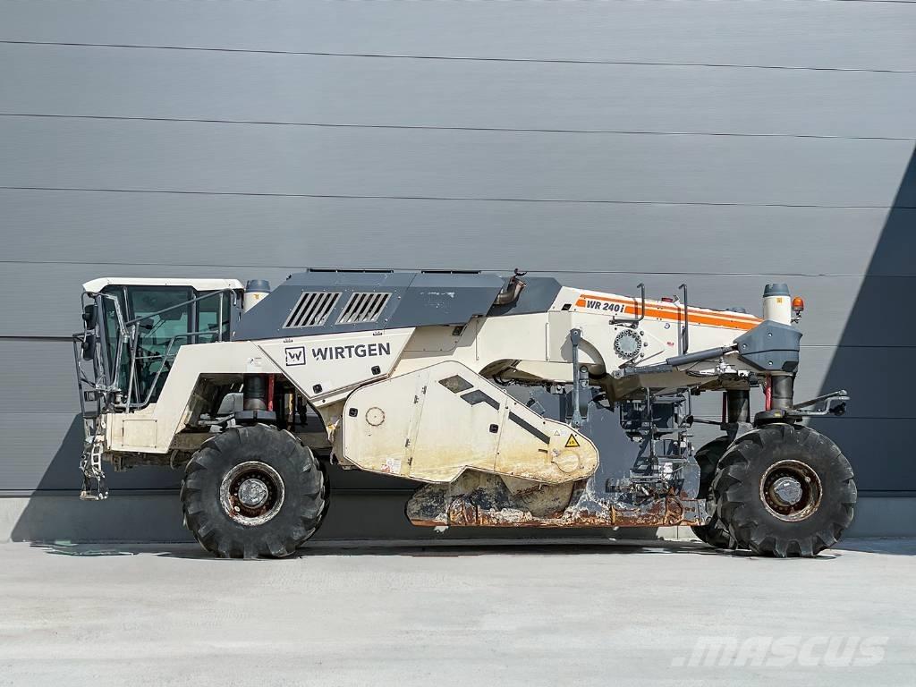 Wirtgen WR 240I Recyklovače asfaltu