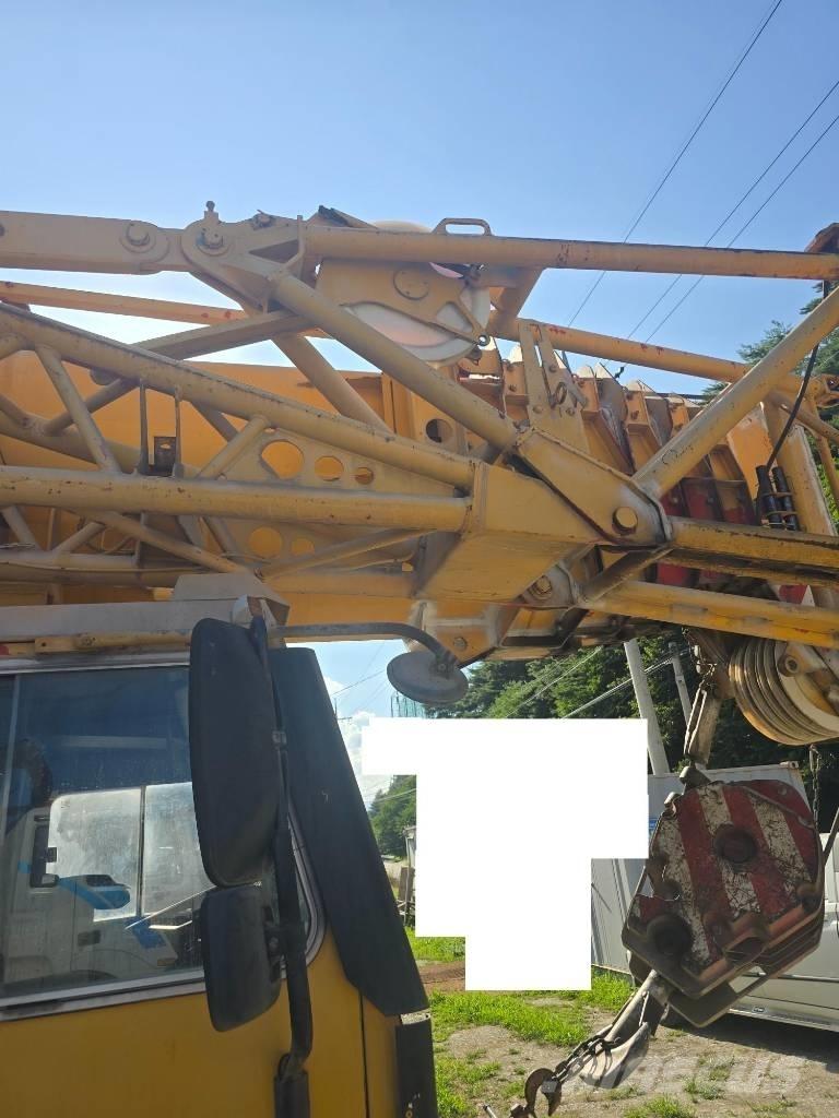 Liebherr LTM 1090 Univerzálne terénne žeriavy