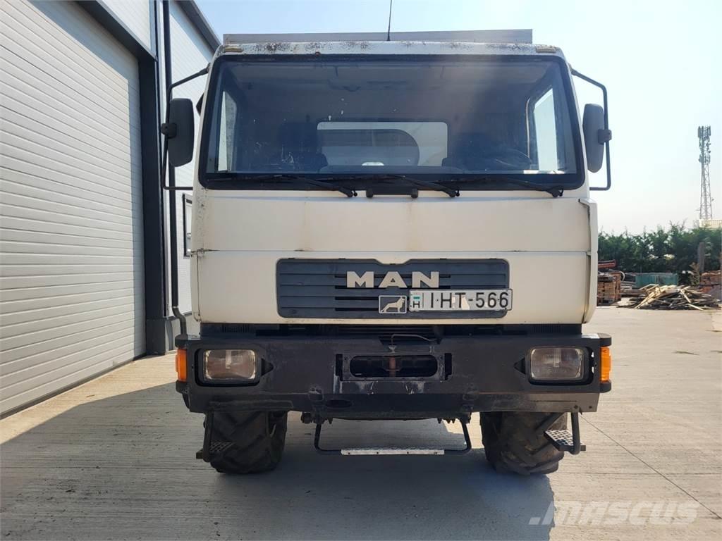 MAN 10.185LAEC 4X4 Skriňová nadstavba