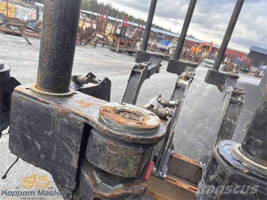 Komatsu 855 Ďalšie komponenty