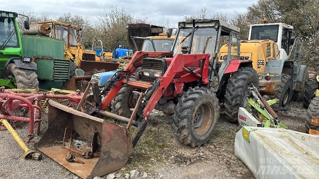 Massey Ferguson 390 Traktory