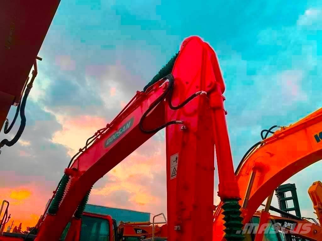 Doosan DX 225 LC Pásové rýpadlá