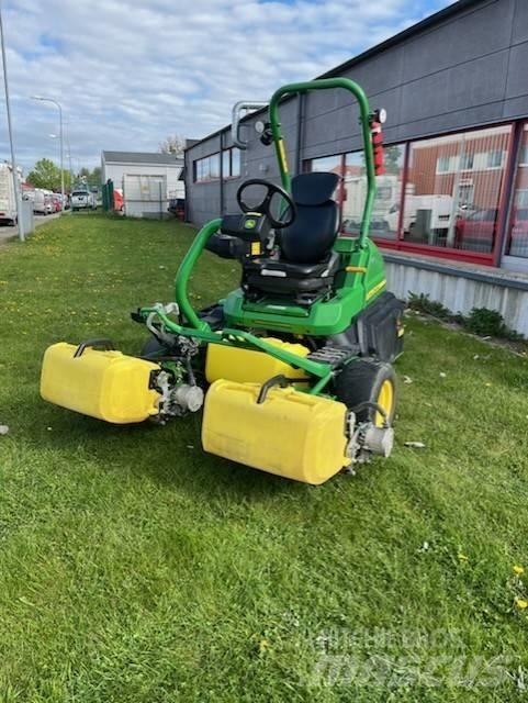 John Deere 2750 E Kosačky greenov