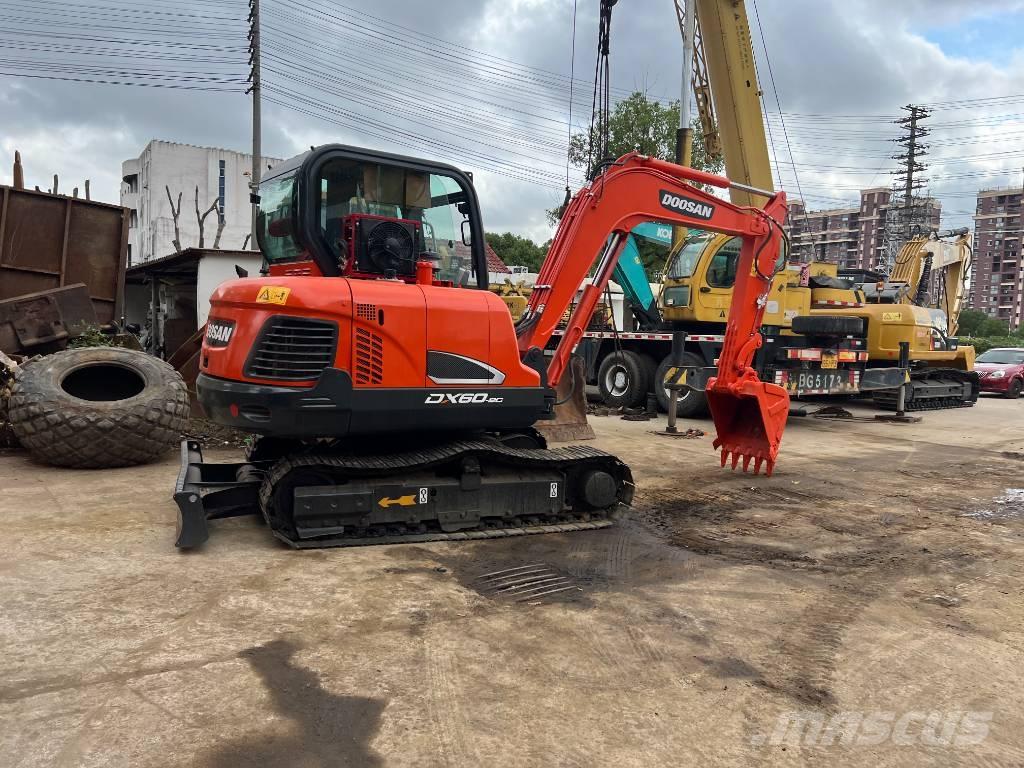 Doosan DX60 Pásové rýpadlá