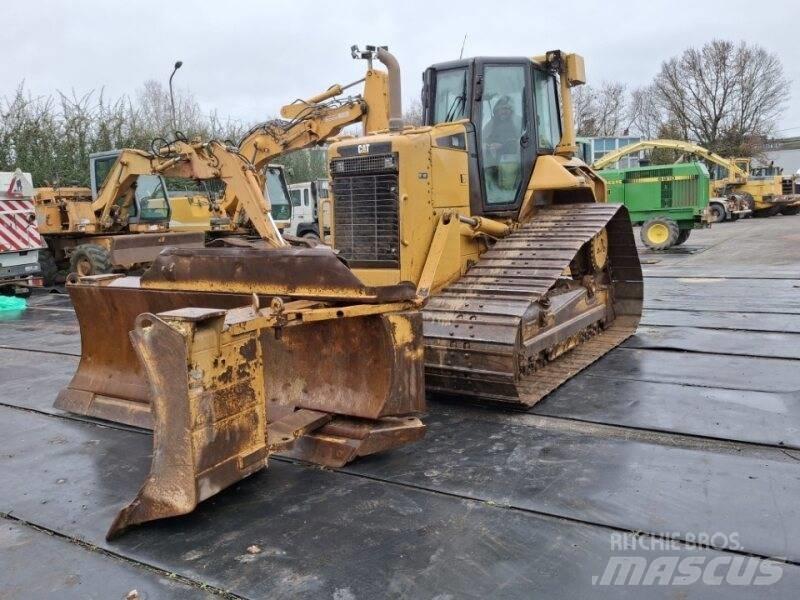 CAT D6N Pásové dozéry
