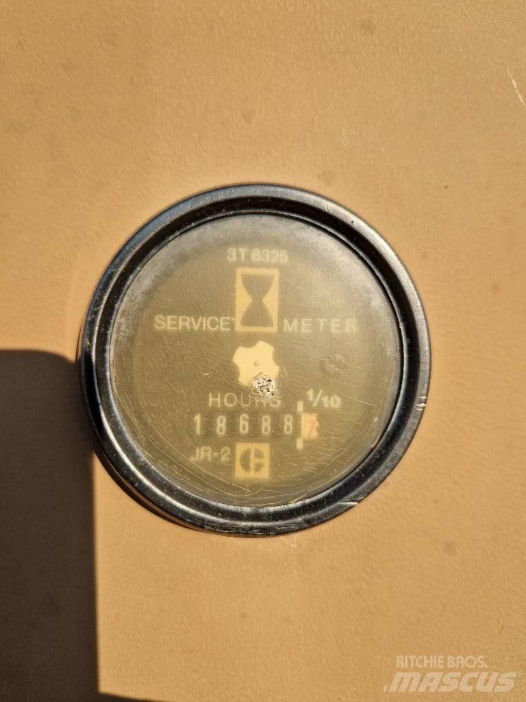 CAT 225 D LC Pásové rýpadlá