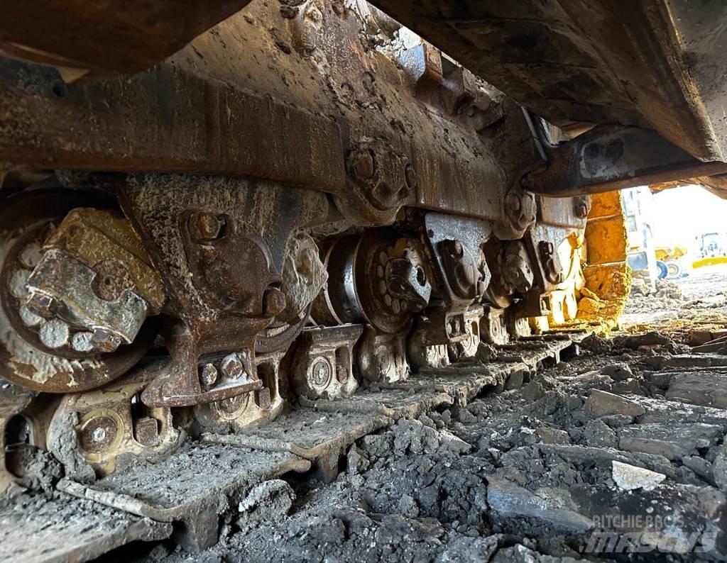 CAT D 9 T Pásové dozéry