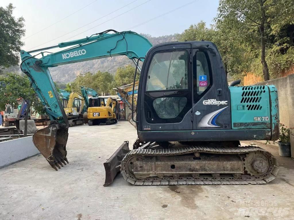 Kobelco SK 75 Pásové rýpadlá