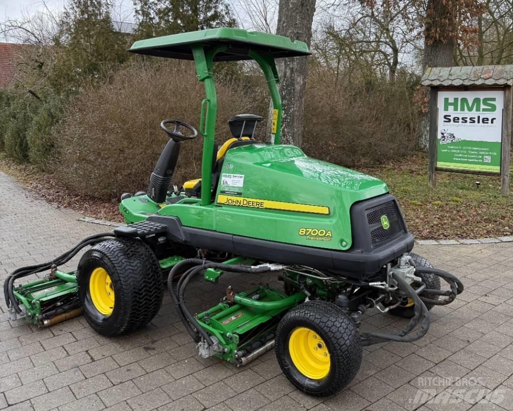 John Deere 8700 A Kosačky fervejí