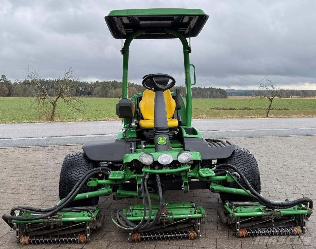 John Deere 8700 A Kosačky fervejí