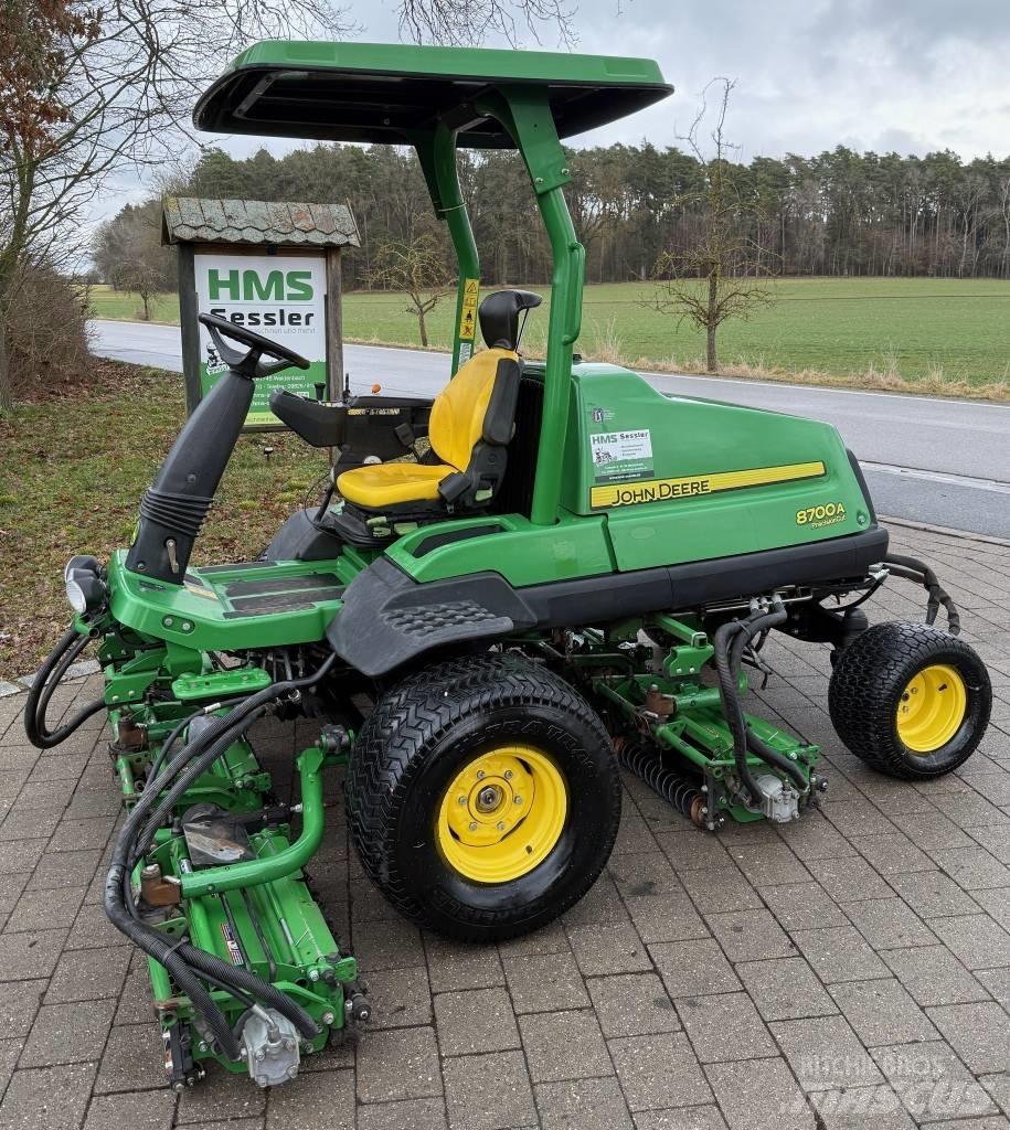 John Deere 8700 A Kosačky fervejí