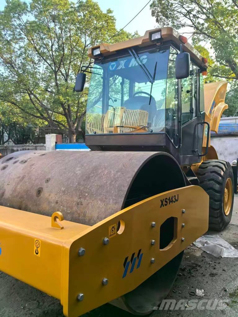 XCMG XS142J Ťahačové valce