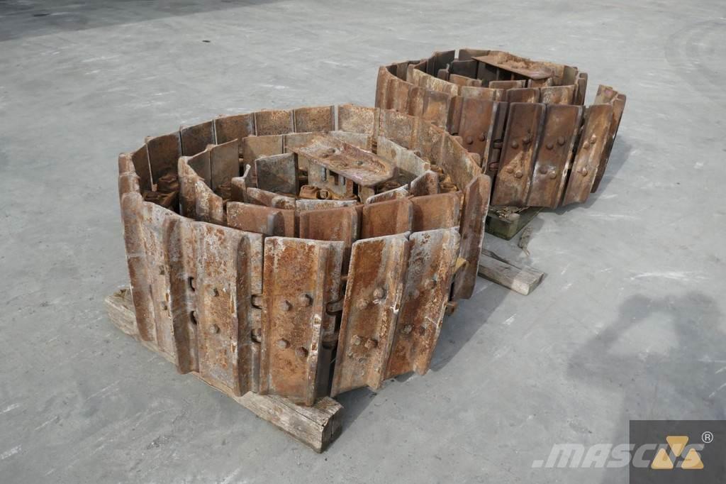 CAT D7R Trackgroup Pneumatiky, kolesá a ráfiky